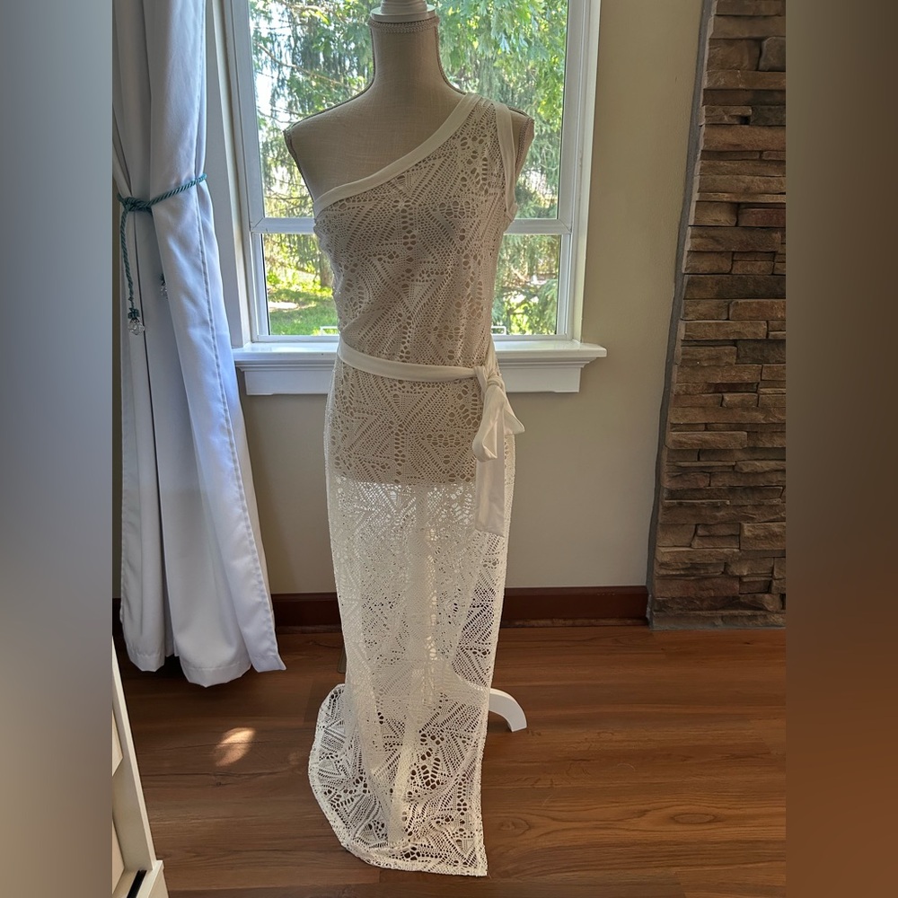 Elegant One-Shoulder Cover-Up-White-Size Small🤍